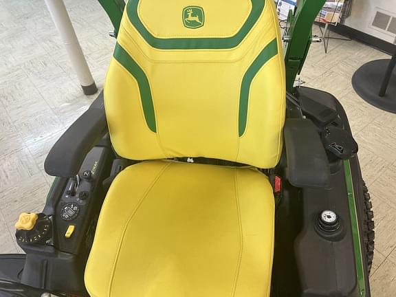Image of John Deere Z930M equipment image 4
