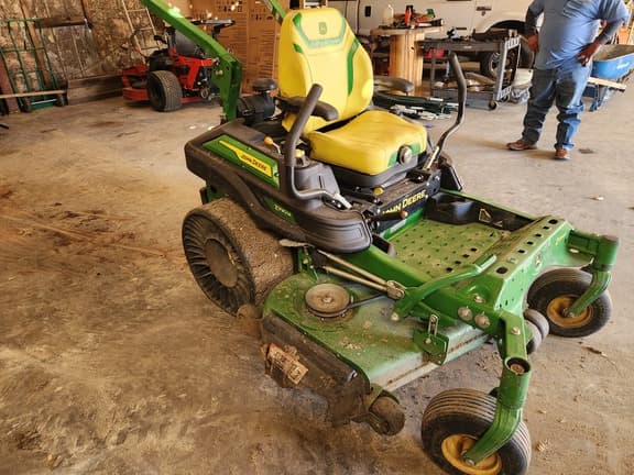 Image of John Deere Z930M equipment image 3