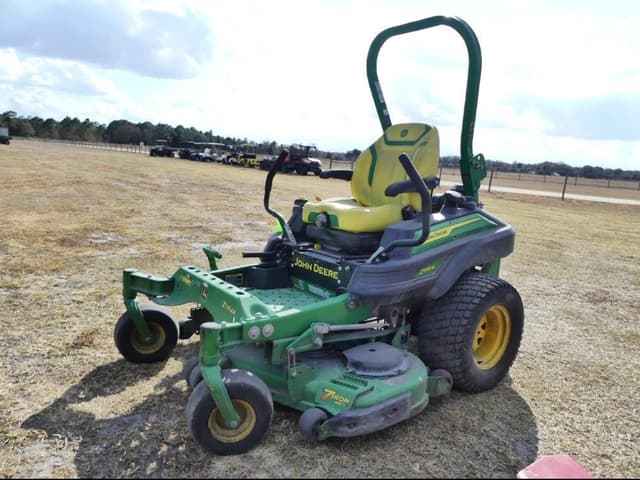 Image of John Deere Z930M equipment image 1