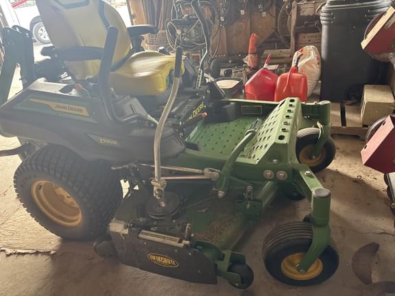 Image of John Deere Z930M equipment image 1