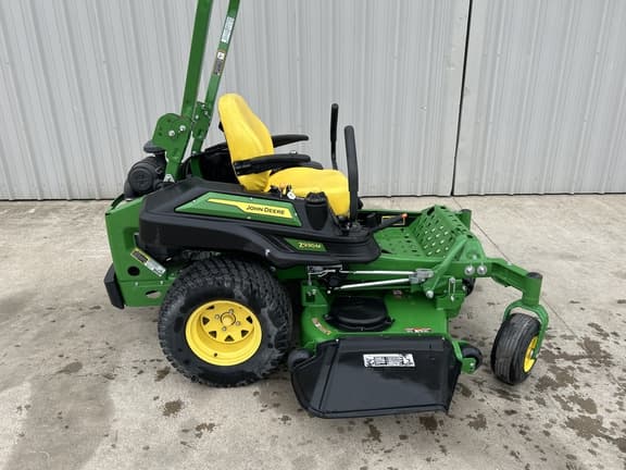 Image of John Deere Z930M equipment image 1