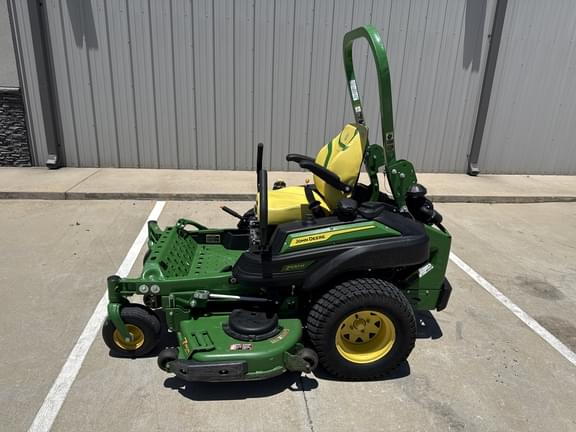 Image of John Deere Z930M equipment image 1
