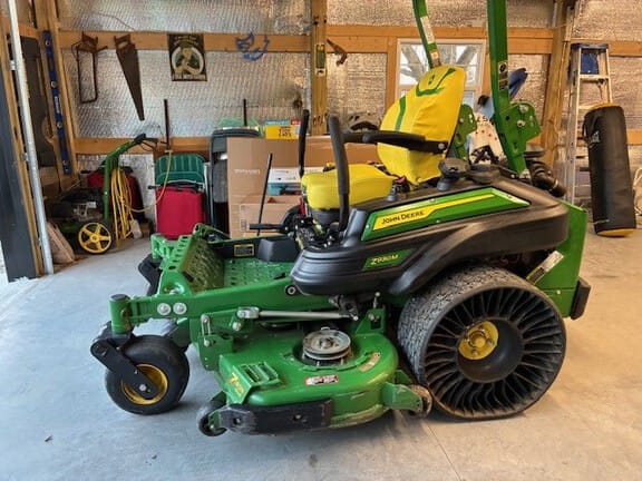 Main image John Deere Z930M