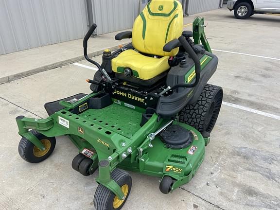 Image of John Deere Z930M equipment image 1