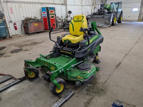 Image of John Deere Z930M equipment image 2