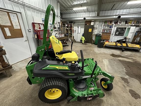 Image of John Deere Z930M equipment image 1