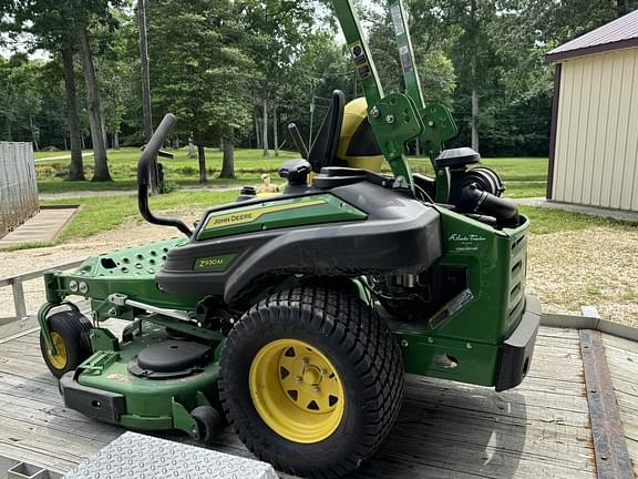 Image of John Deere Z930M equipment image 1