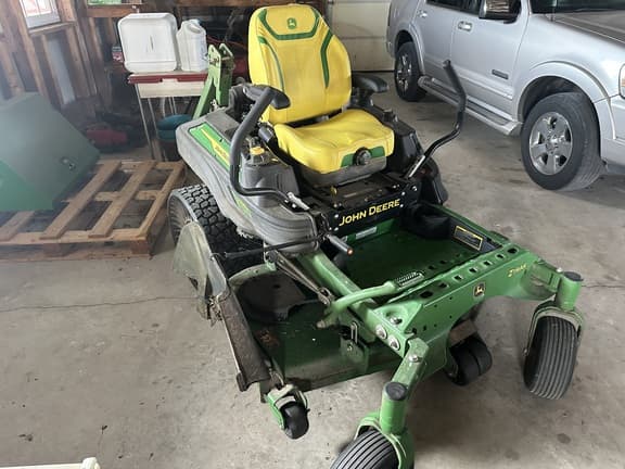 Image of John Deere Z930M equipment image 1