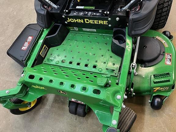 Image of John Deere Z930R equipment image 1