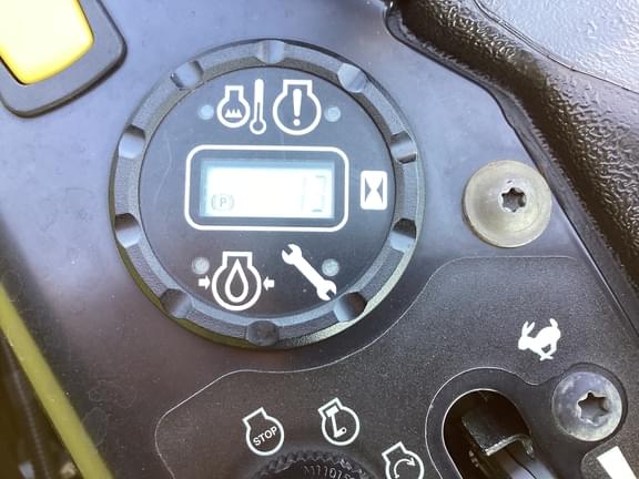 Image of John Deere Z930R equipment image 4
