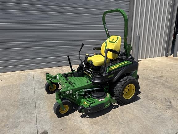 Image of John Deere Z930R equipment image 1