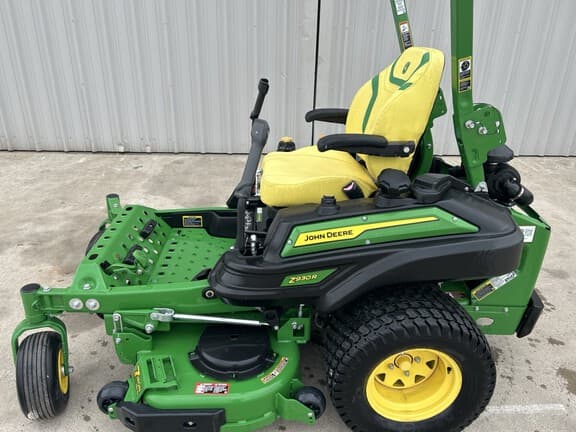 Image of John Deere Z930R equipment image 1