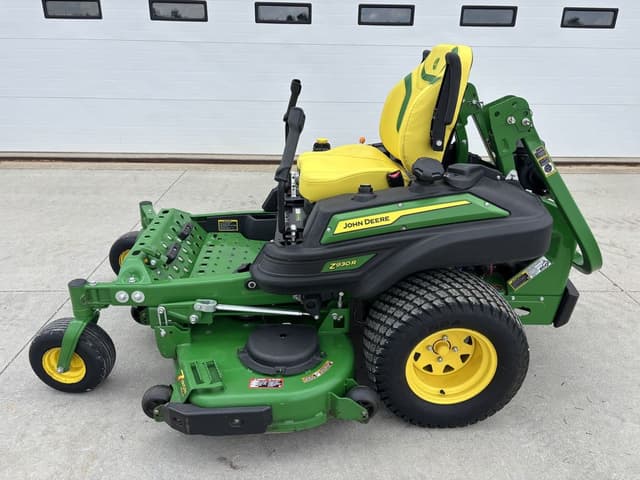 Image of John Deere Z930R equipment image 1