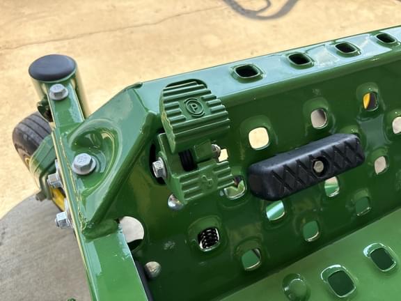Image of John Deere Z930R equipment image 3