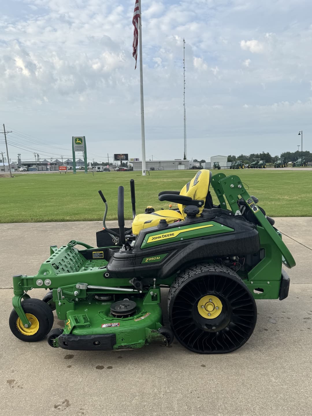 Image of John Deere Z950M Image 0