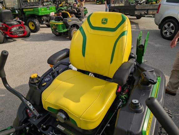 Image of John Deere Z950M equipment image 4