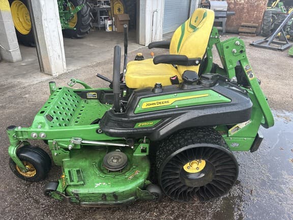 Image of John Deere Z950M equipment image 2