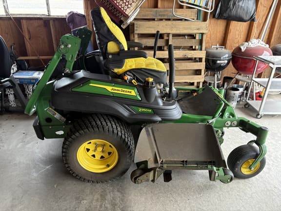 Image of John Deere Z950M equipment image 1