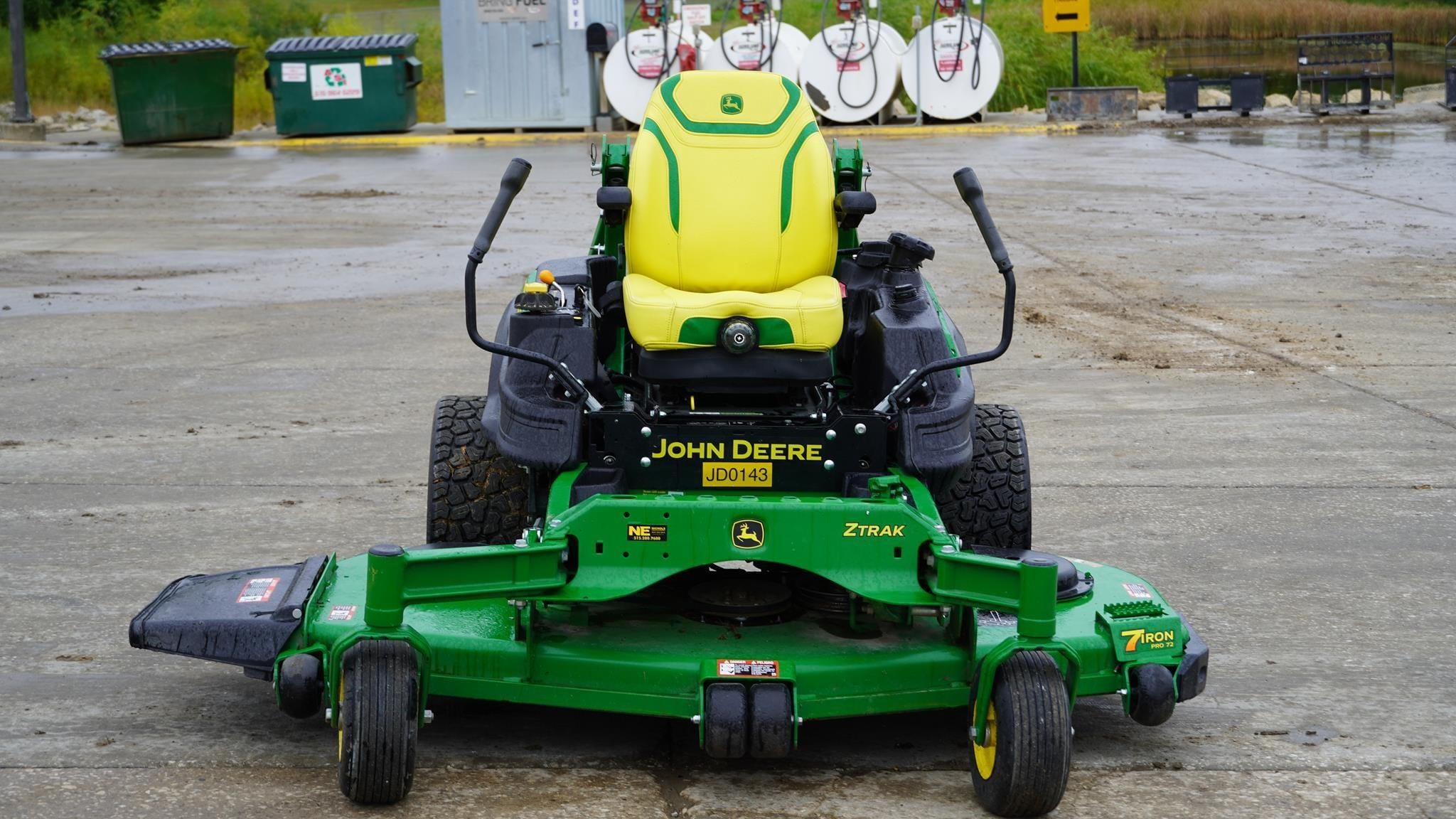 2023 John Deere Z950R Equipment Image0