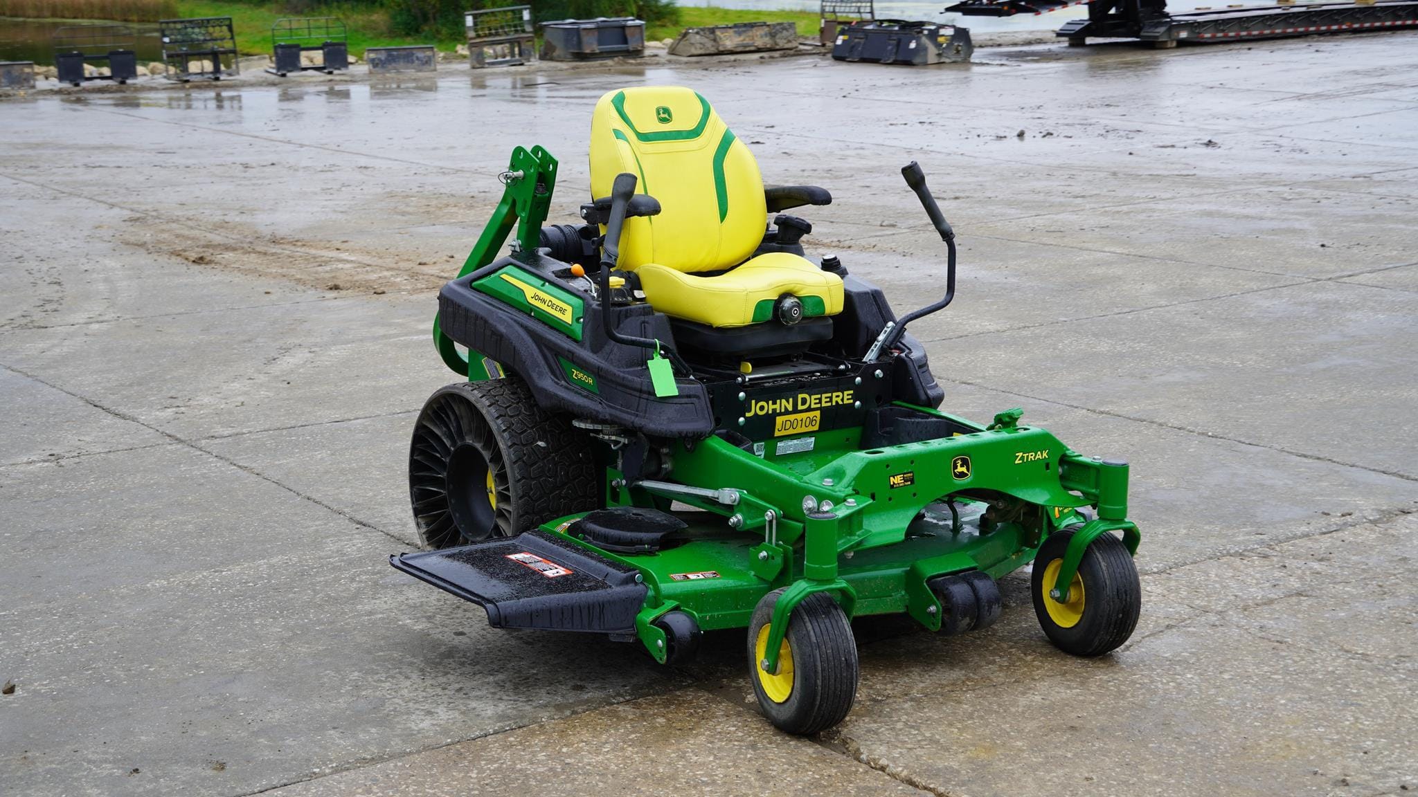 2023 John Deere Z950R Equipment Image0