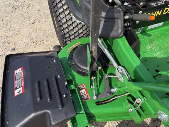 Image of John Deere Z960M equipment image 4