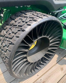 Image of John Deere Z960M equipment image 3