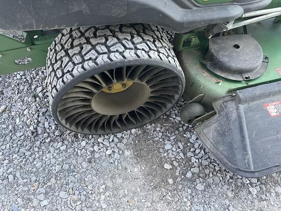Image of John Deere Z960M equipment image 4
