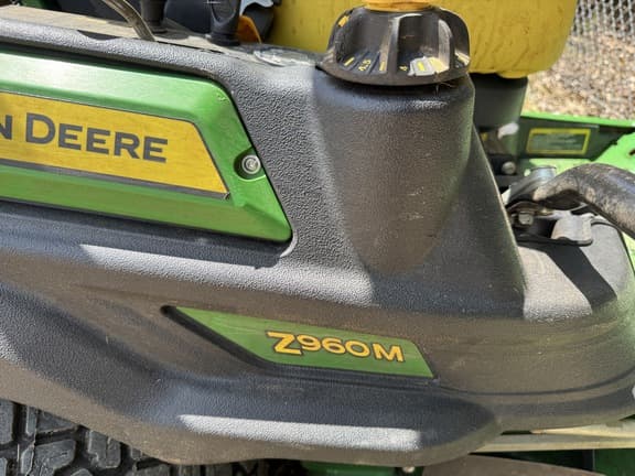 Image of John Deere Z960M equipment image 4