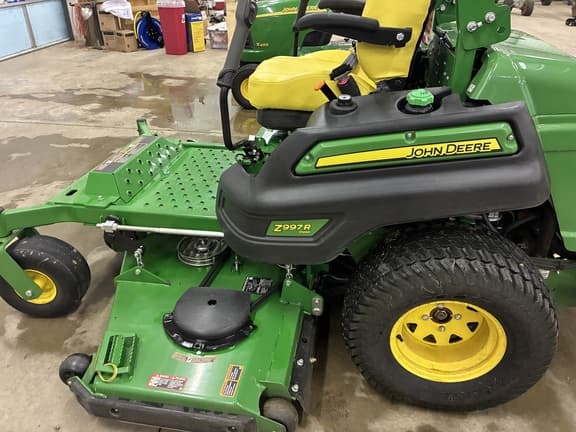 Image of John Deere Z997R equipment image 2
