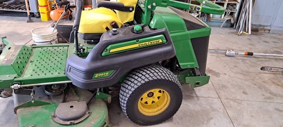 2023 John Deere Z997R Equipment Image0