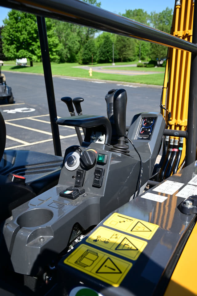 Image of Kato HD30V5 equipment image 3