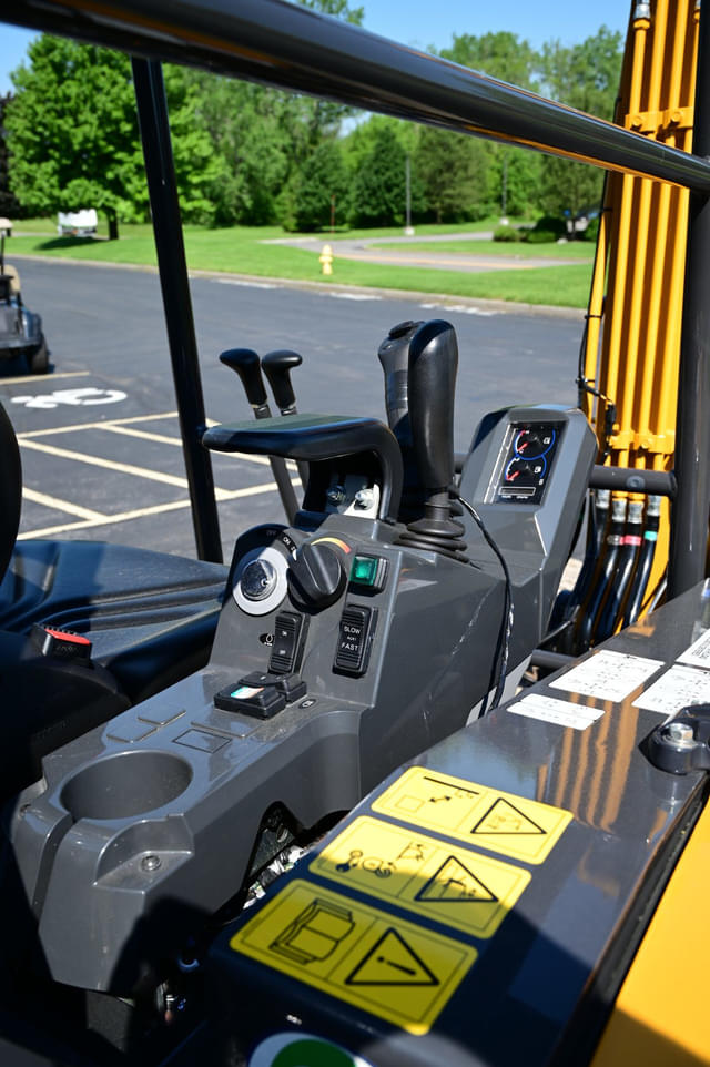 Image of Kato HD30V5 equipment image 3