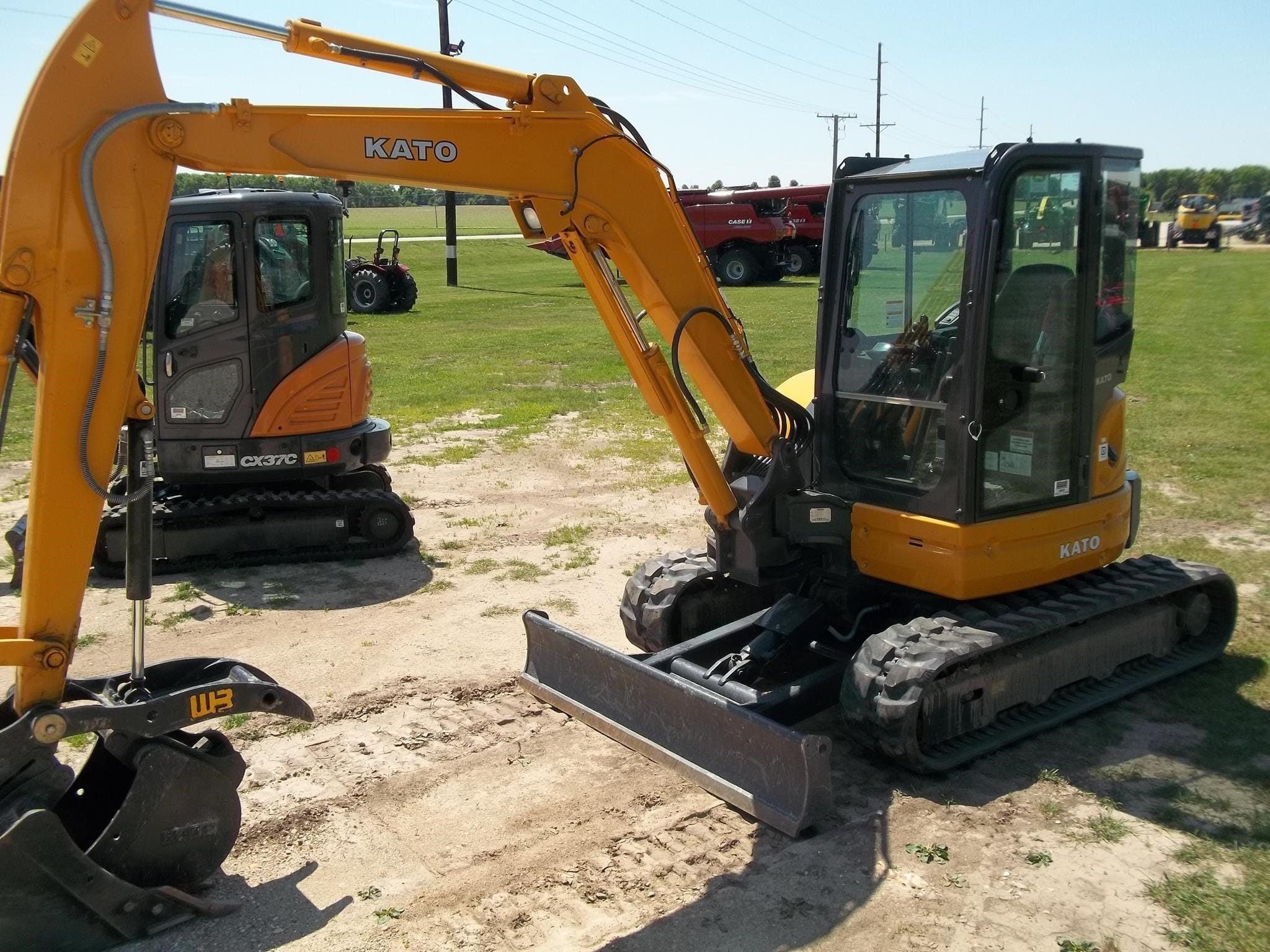 2023 Kato HD60V5 Equipment Image0