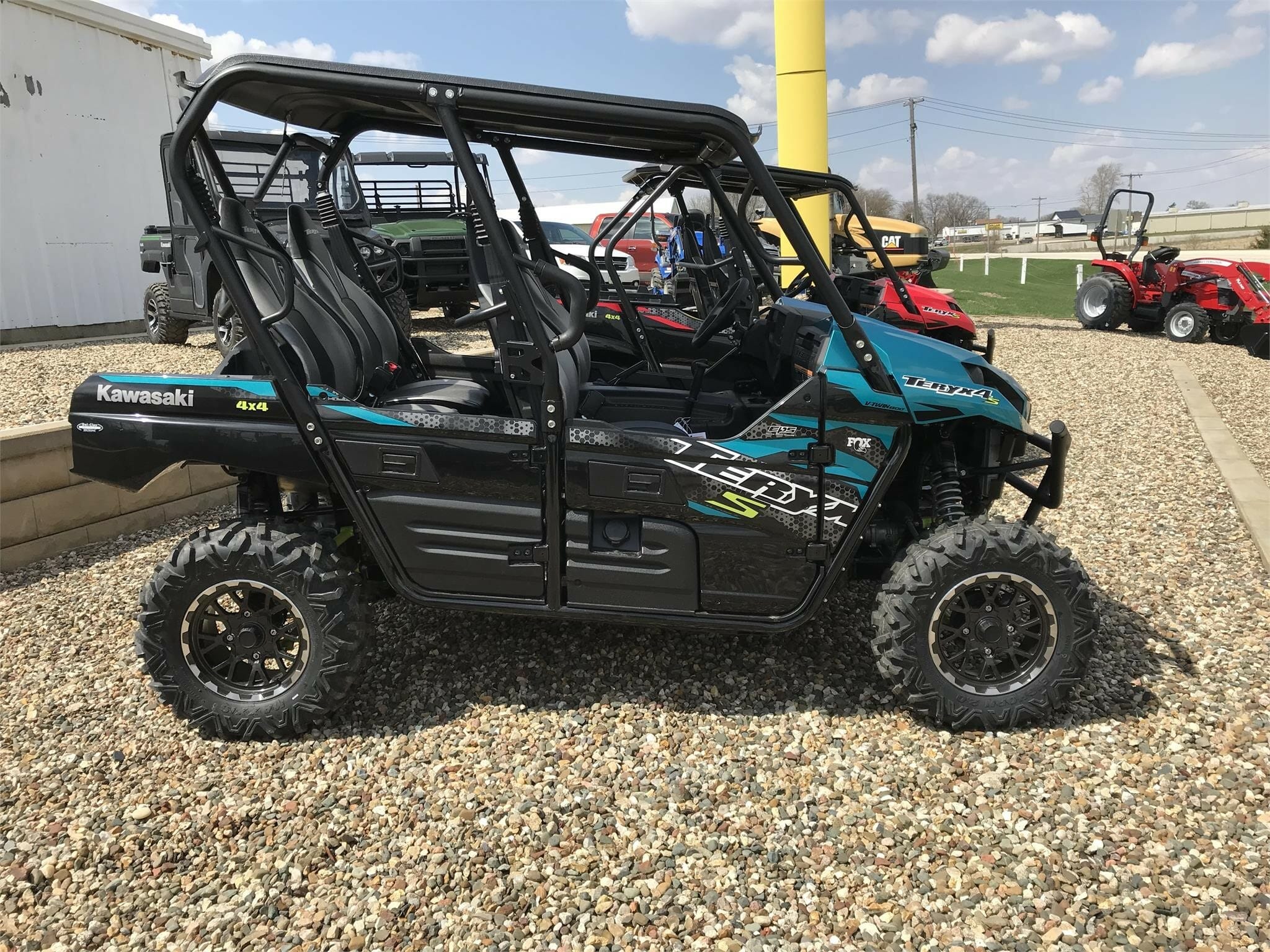 2023 Kawasaki Teryx4 S LE Equipment Image0