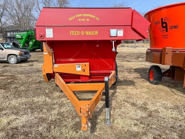 Image of Kelly Ryan Feed-R-Wagon equipment image 1