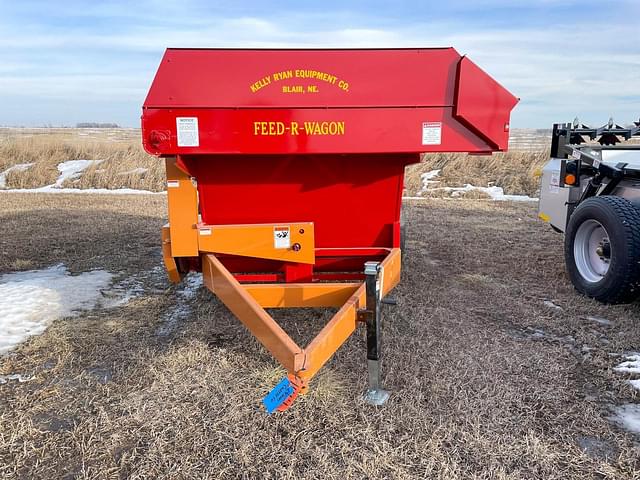 Image of Kelly Ryan Feed-R-Wagon equipment image 1