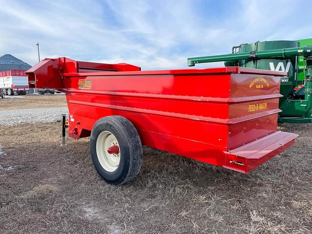 Image of Kelly Ryan Feed-R-Wagon equipment image 4