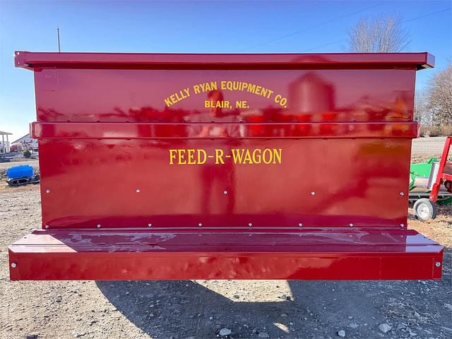 Image of Kelly Ryan Feed-R-Wagon equipment image 2