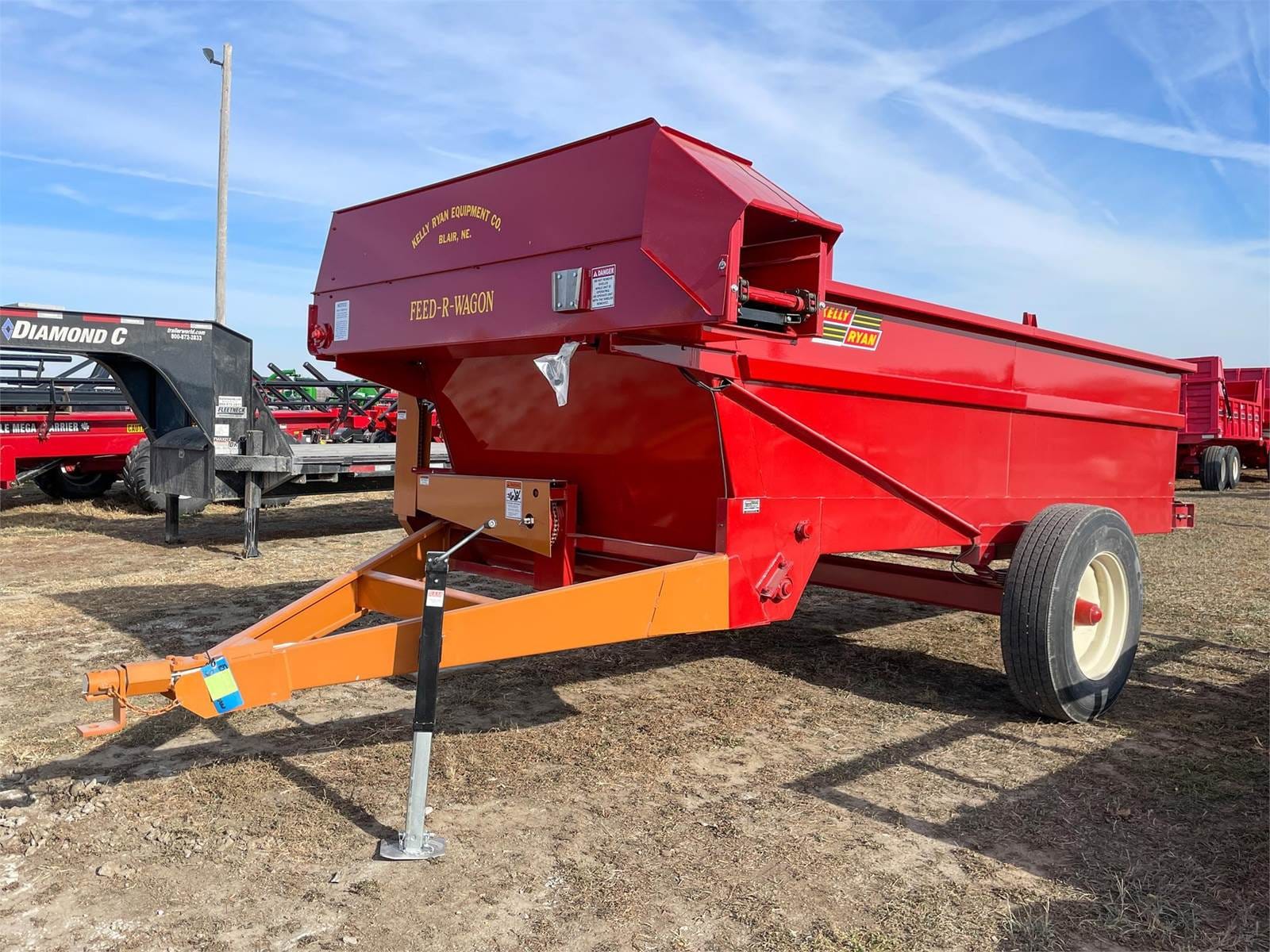 2024 Kelly Ryan Feed-R-Wagon Equipment Image0