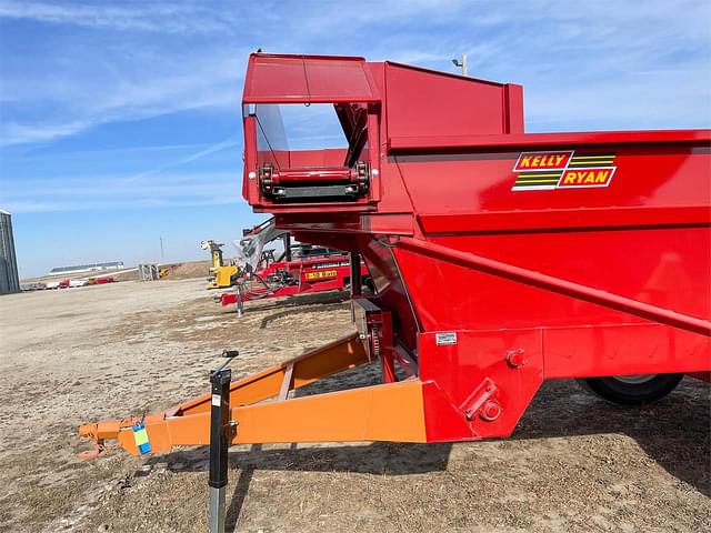 Image of Kelly Ryan Feed-R-Wagon equipment image 1