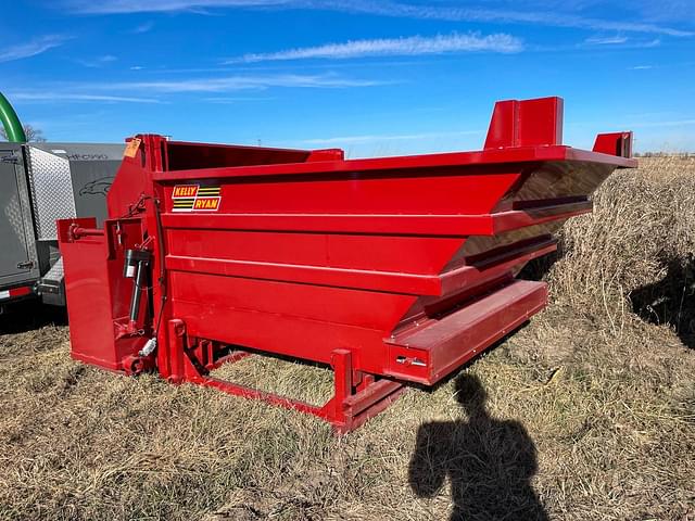 Image of Kelly Ryan Feed-R-Wagon equipment image 2