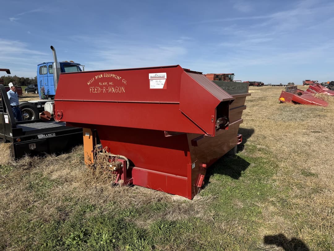 Image of Kelly Ryan Feed-R-Wagon Primary image