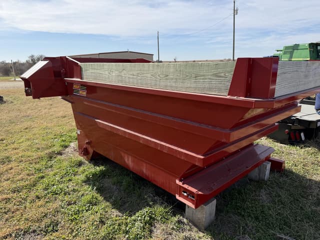 Image of Kelly Ryan Feed-R-Wagon equipment image 3