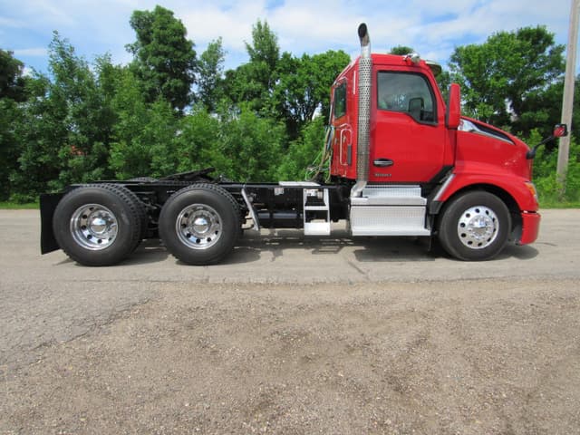 Image of Kenworth T680 equipment image 4