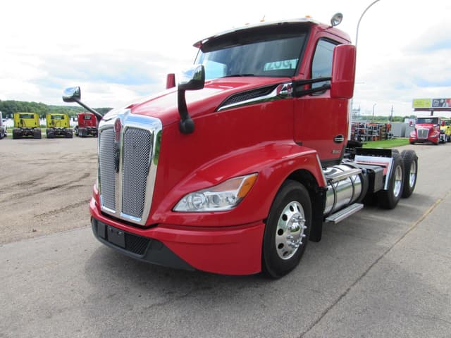 Image of Kenworth T680 equipment image 1