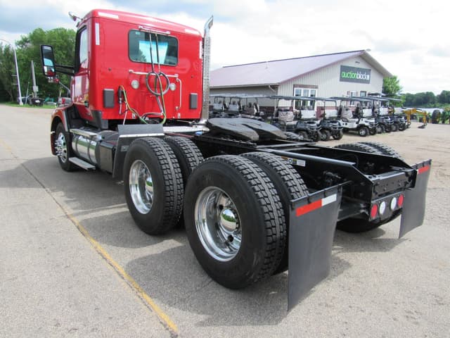 Image of Kenworth T680 equipment image 2