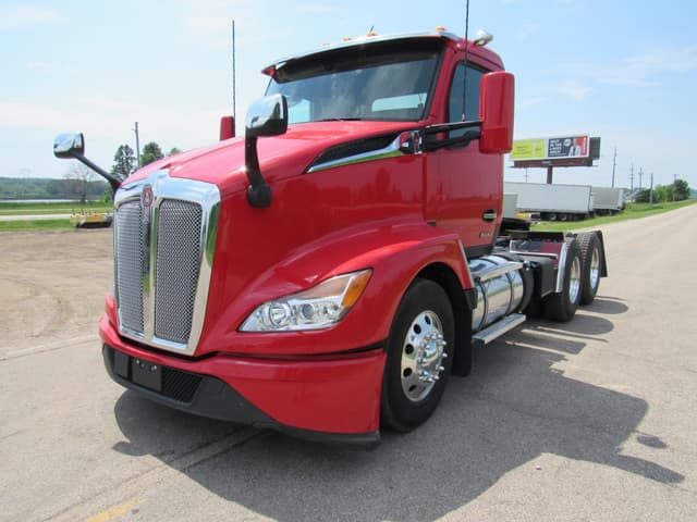 Image of Kenworth T680 equipment image 1