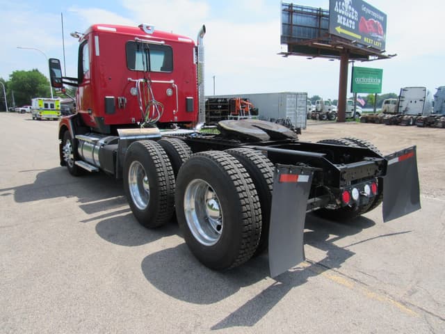 Image of Kenworth T680 equipment image 2