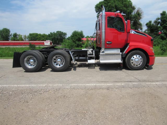 Image of Kenworth T680 equipment image 4