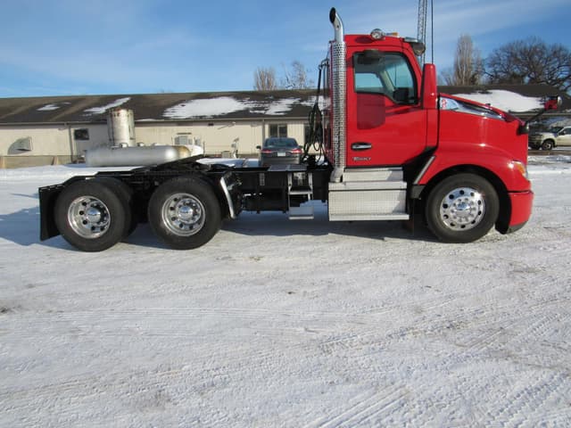 Image of Kenworth T680 equipment image 3